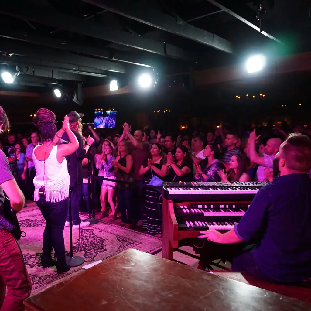 Daryls House Pawling Crowd