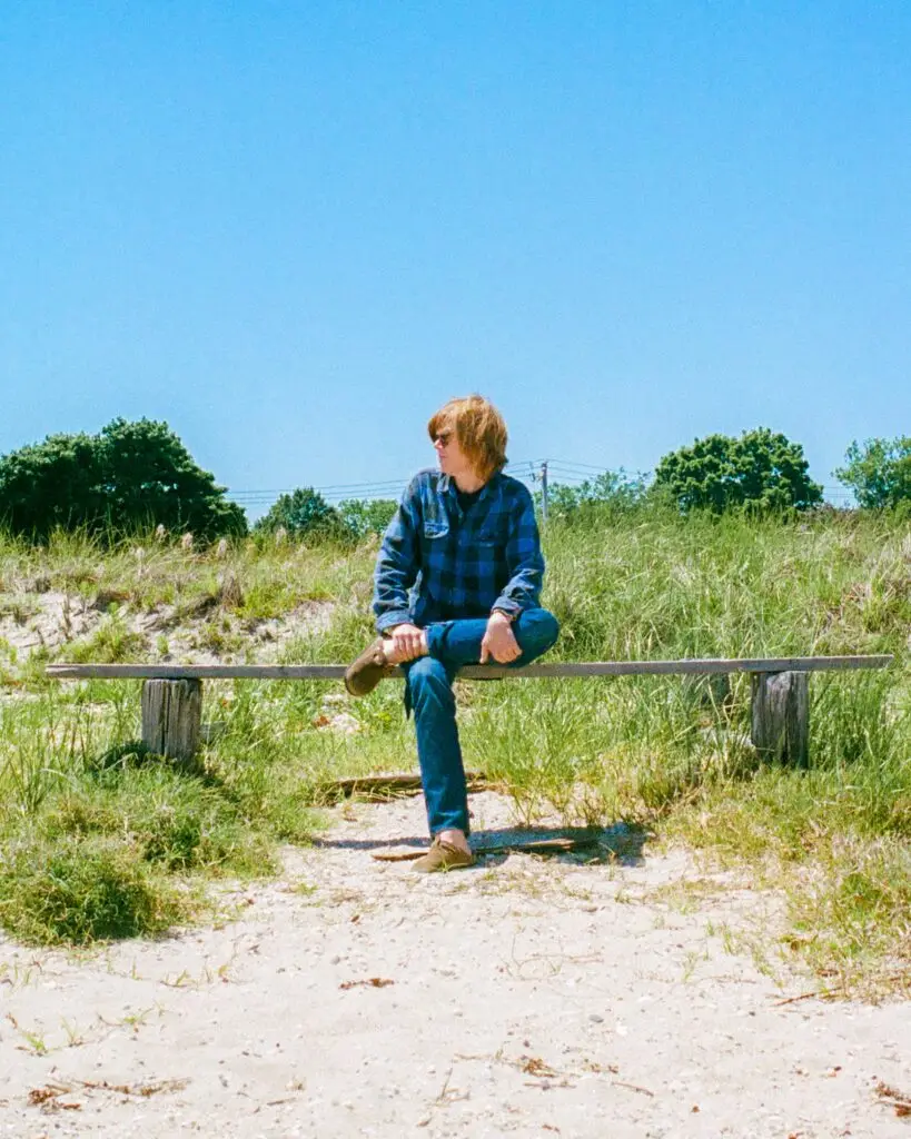 Brett Dennen performing live