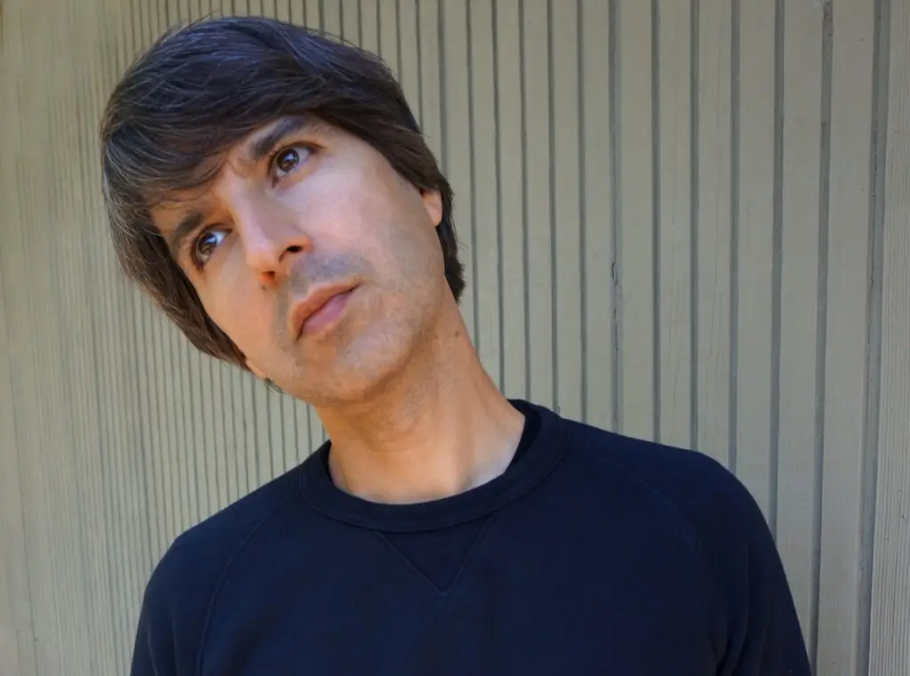 Demetri Martin performing live