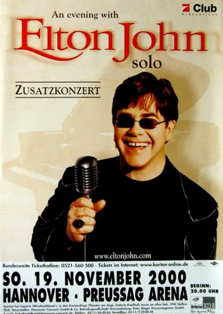 Elton John at War Memorial at OnCenter