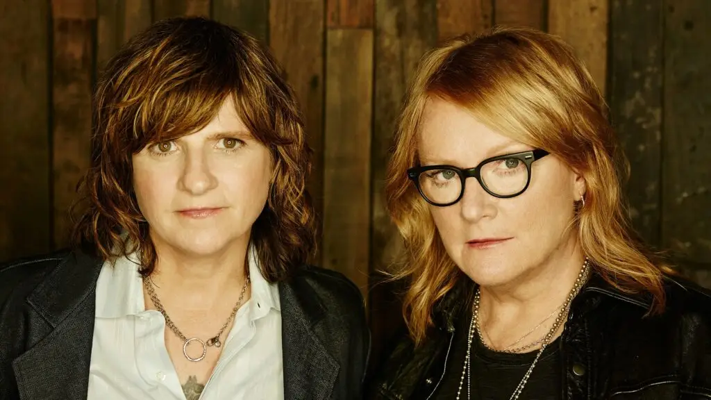 Indigo Girls performing live