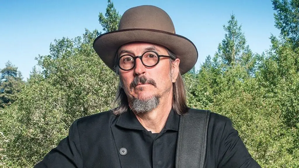 Les Claypool performing live