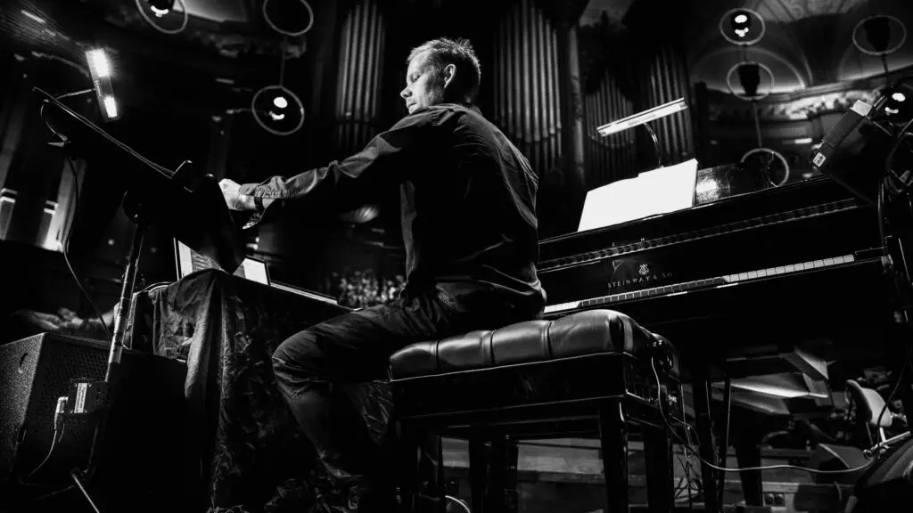 Max Richter performing live
