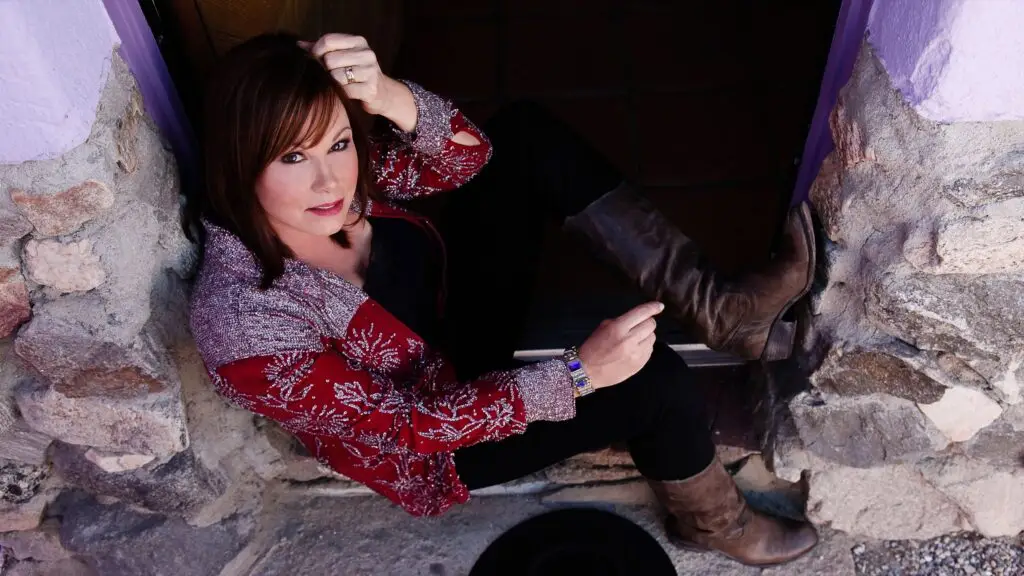 Suzy Bogguss performing live