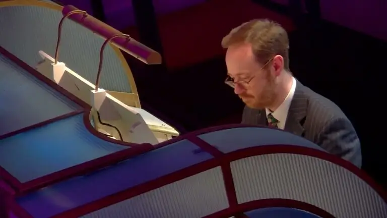 Richard Hills FRCO performs at Wurlitzer organ console during Musical Museum Live concert