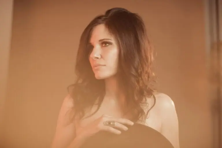 Shannon McNally performing live – Americana singer-songwriter at Higher Ground Showcase Lounge