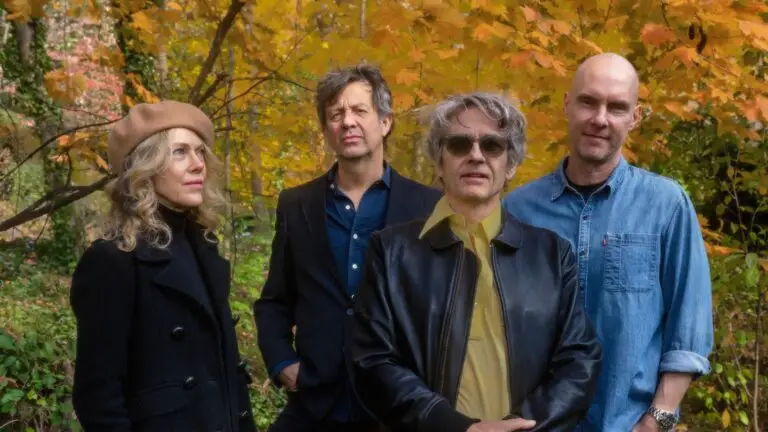Luna performs live — Dean Wareham, Britta Phillips, Sean Eden and Lee Wall