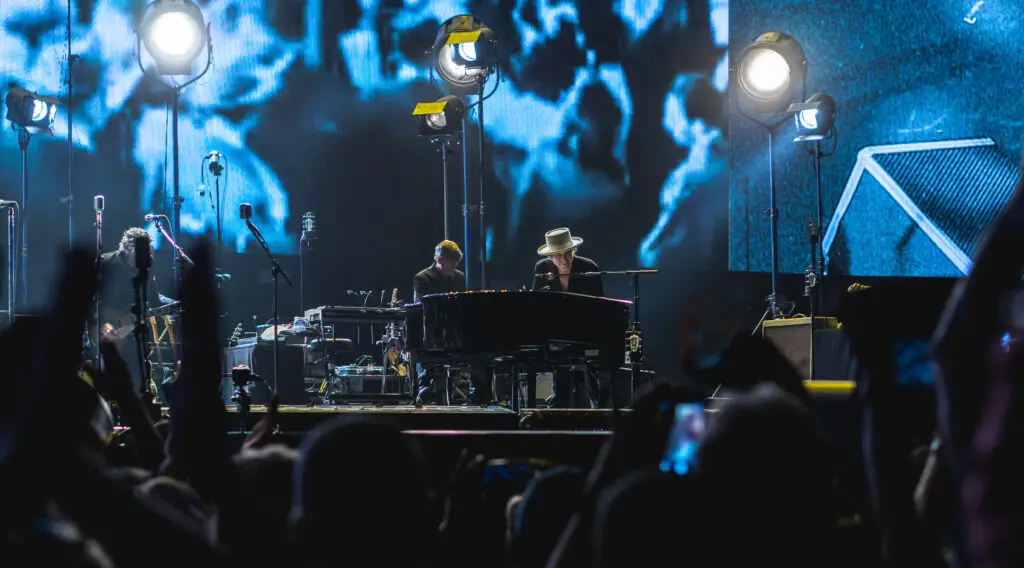 Bob Dylan performing on the Never Ending Tour, Desert Trip festival, October 7, 2016 — three months after the Artpark show