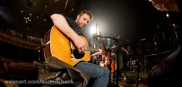 Dierks Bentley performing live during the 'Home' album era