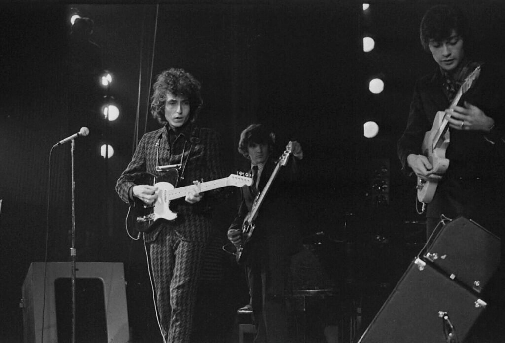 Bob Dylan with electric guitar, 1966