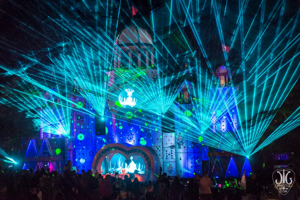 The house-of-cards main stage at Mysteryland USA, Bethel Woods, 2014